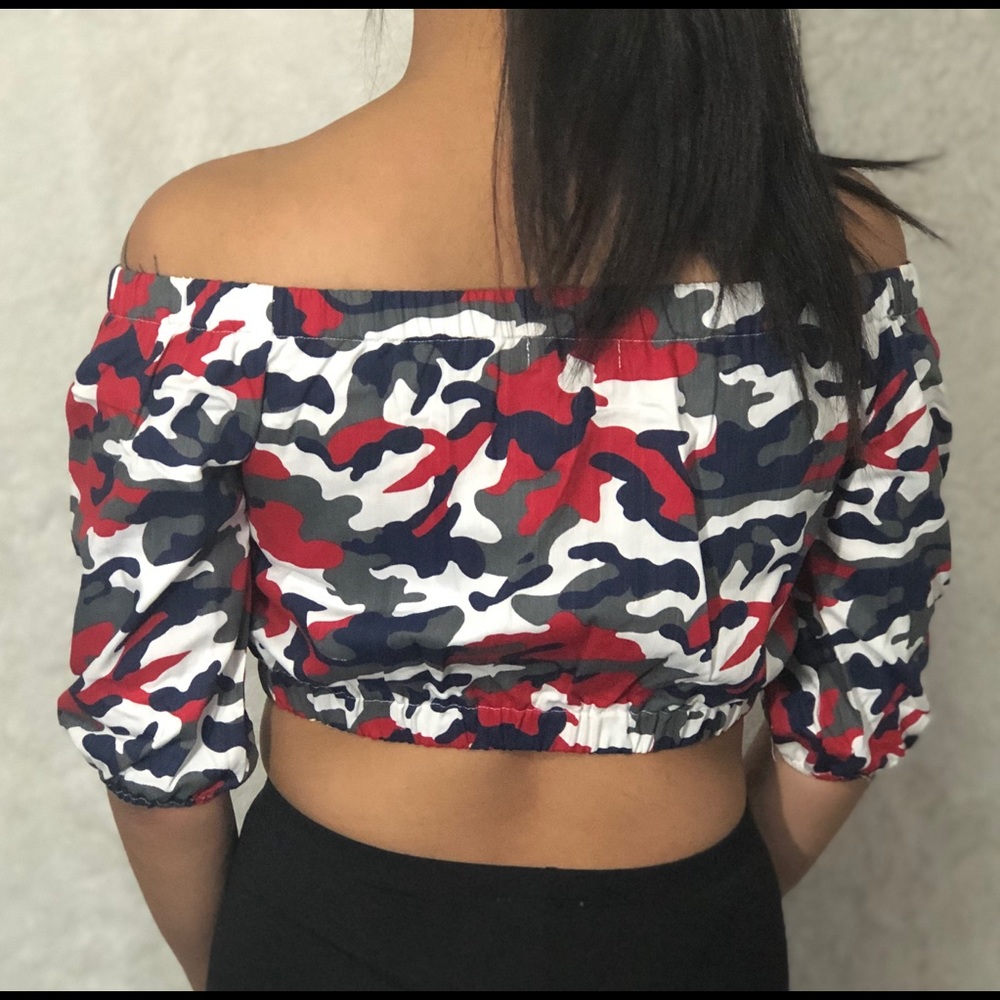 Off the shoulder Red Camo Crop top - Picture 4 of 4